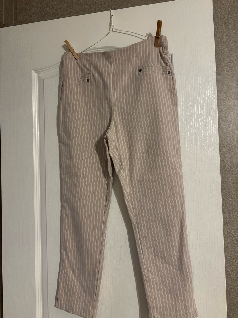 Women's Cropped Striped Ankle Pants in Light Beige